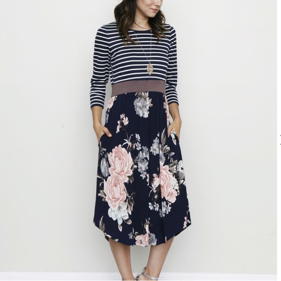 Eloges Dresses & Skirts - Eloges Floral 3/4 Sleeve Midi Dress ~ Large